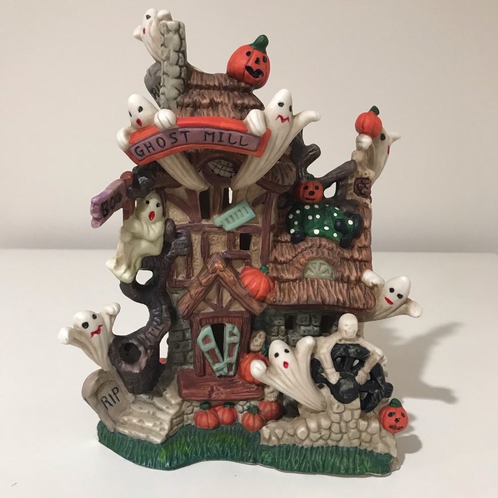 Vintage 1996 Spooky Hollow Lighted Porcelain Halloween Ghost Mill No Light &Cord